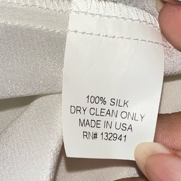 Amanda uprichard collarless 100% silk top sz M #F2 - Picture 4 of 4